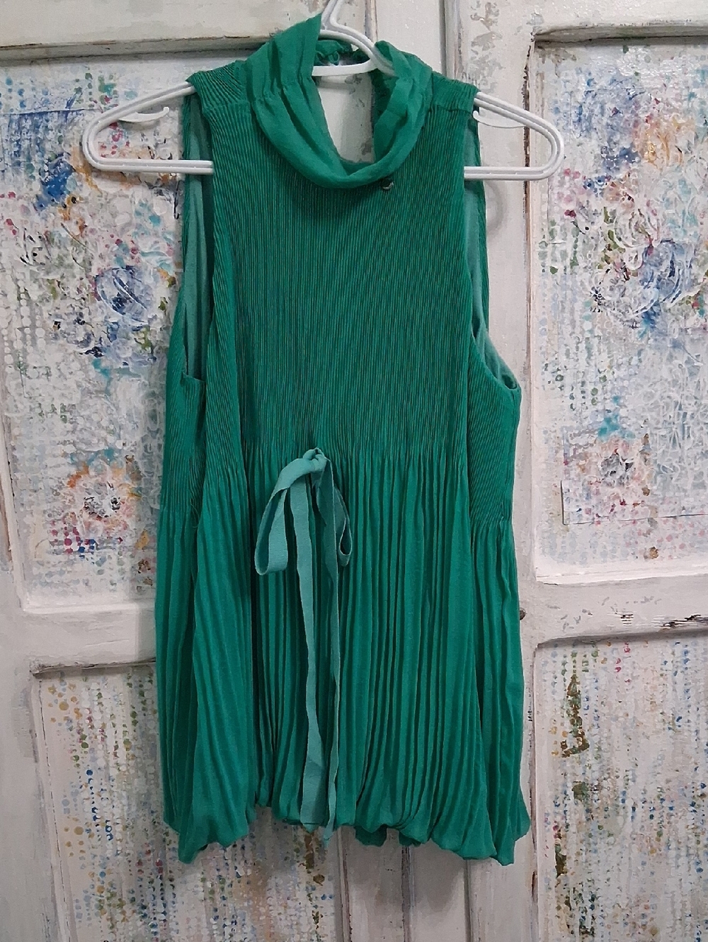Women’s Sleeveless Pleated Tie-Front Top - Green